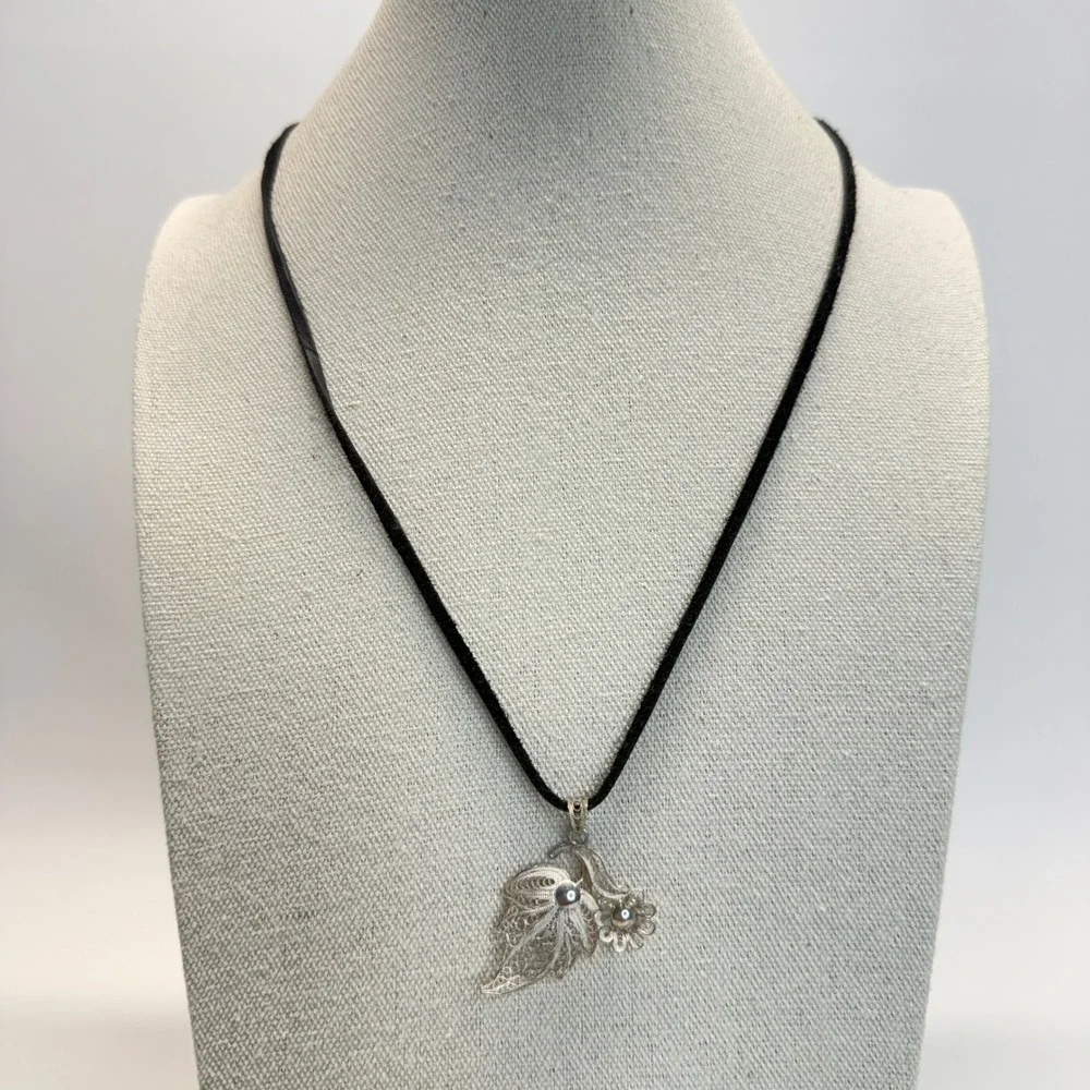 Vintage Silver Filigree Leaf Flower Pendant Necklace Black Leather Cord Boho